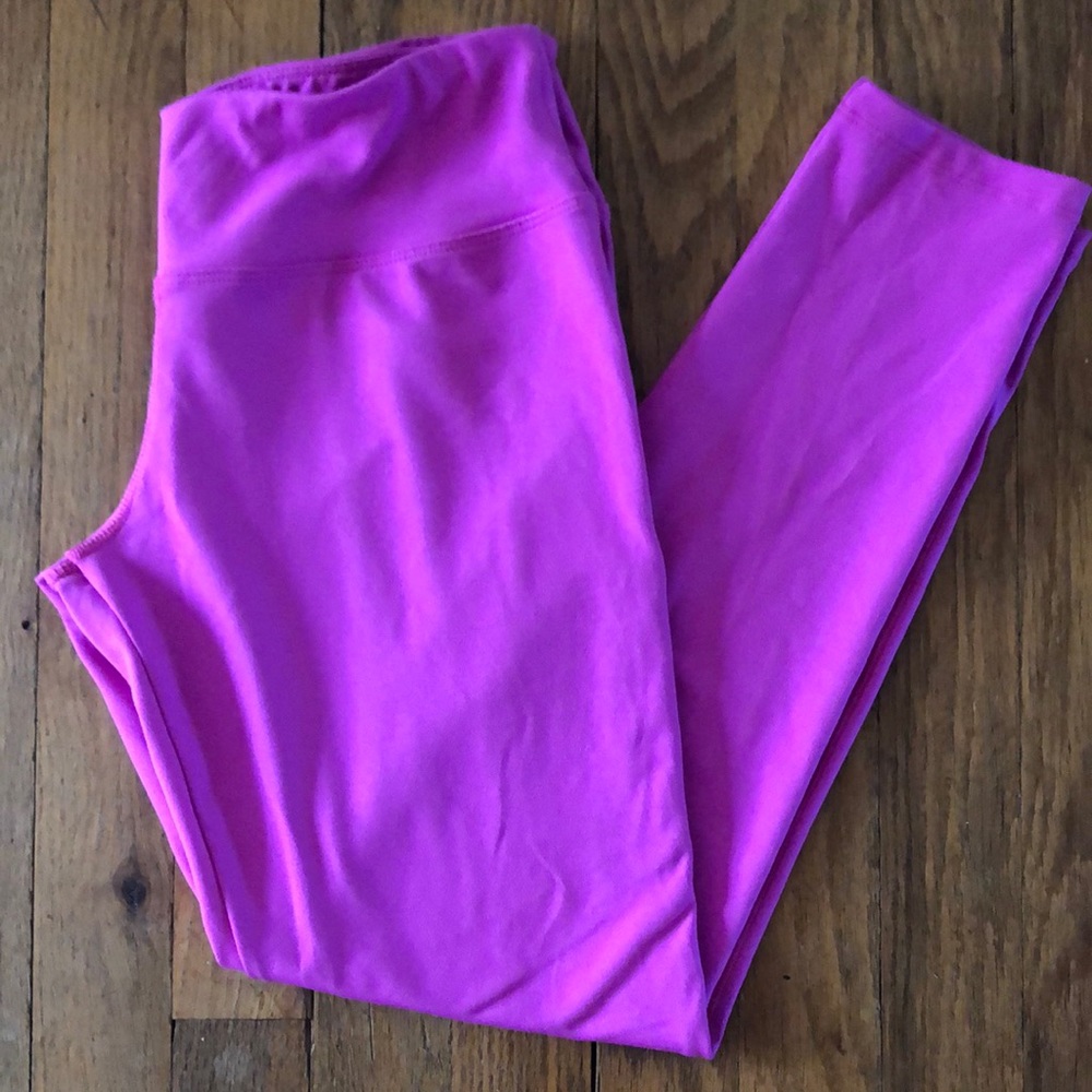 Lululemon pink cropped leggings